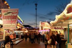 marktgeschehen_abend_2-scaled